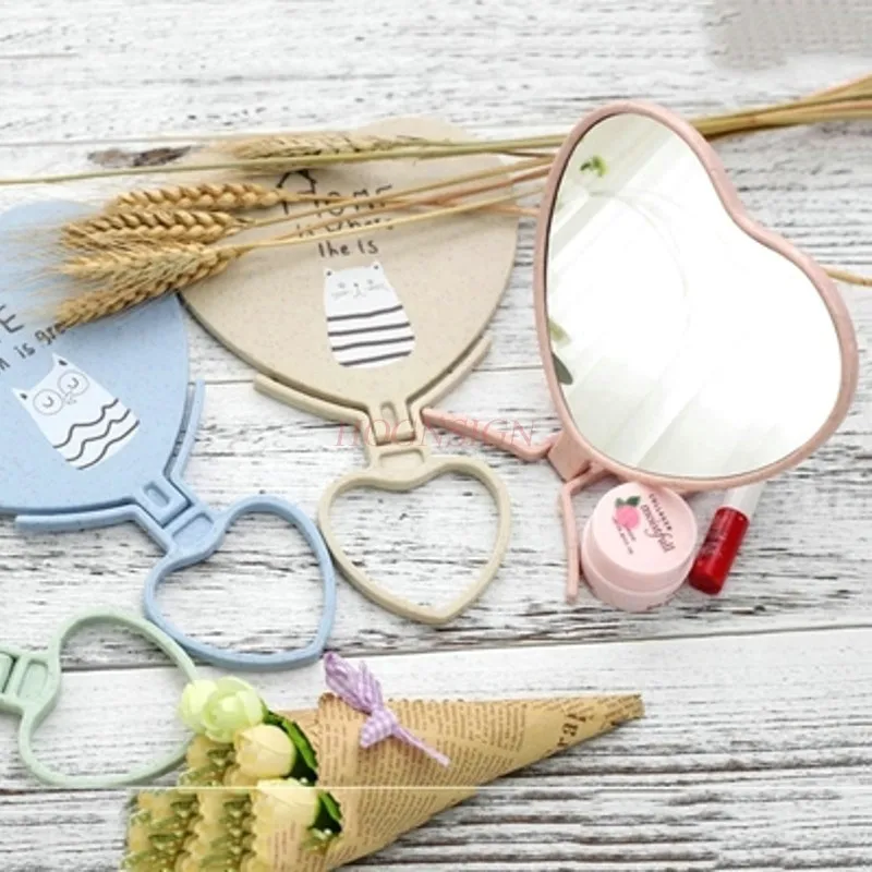 Kleine spiegel Hartvormige spiegel Hd Desktop Desktop Dressing Spiegel Kleine frisse hangende prinsessenspiegel Verkoop