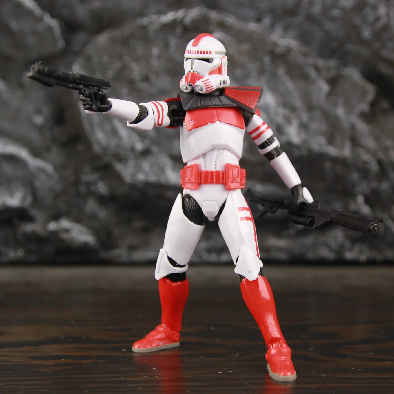 Figura de ação Star Wars Imperial Clone Shock Trooper, The Bad Batch, Red Captain Coruscant Guard Phase II 2 KO's Toys, 6"