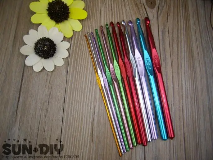 Free Shipping Colorful aluminous crochet hooks 12pcs with bag size 2.0-8.0 mm crafts crochet for DIY knitting needlework