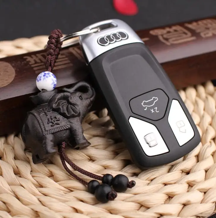 Novelty cute natural wood handmade wooden sculpture lucky elephant keychain pendant Car key chain jewelry women crafts gifts