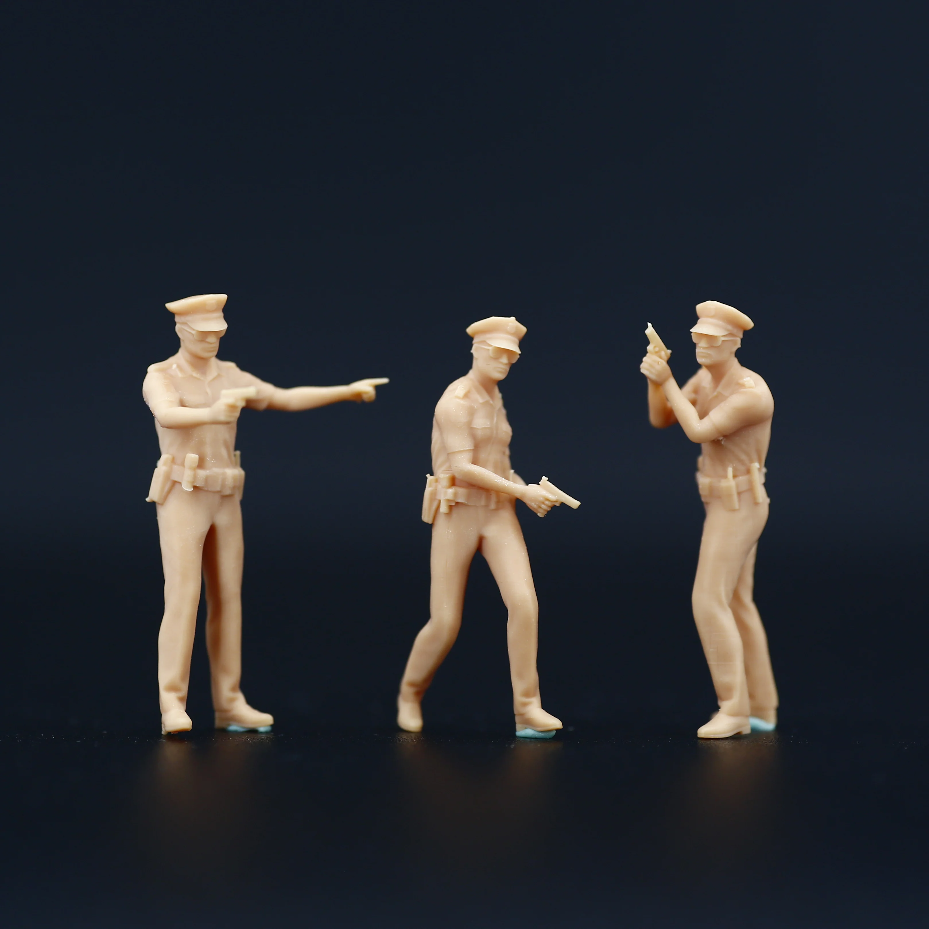 Police with guns 1:64 Model Miniature Handicraft Figure White Model Need To Be Colored By Yourself