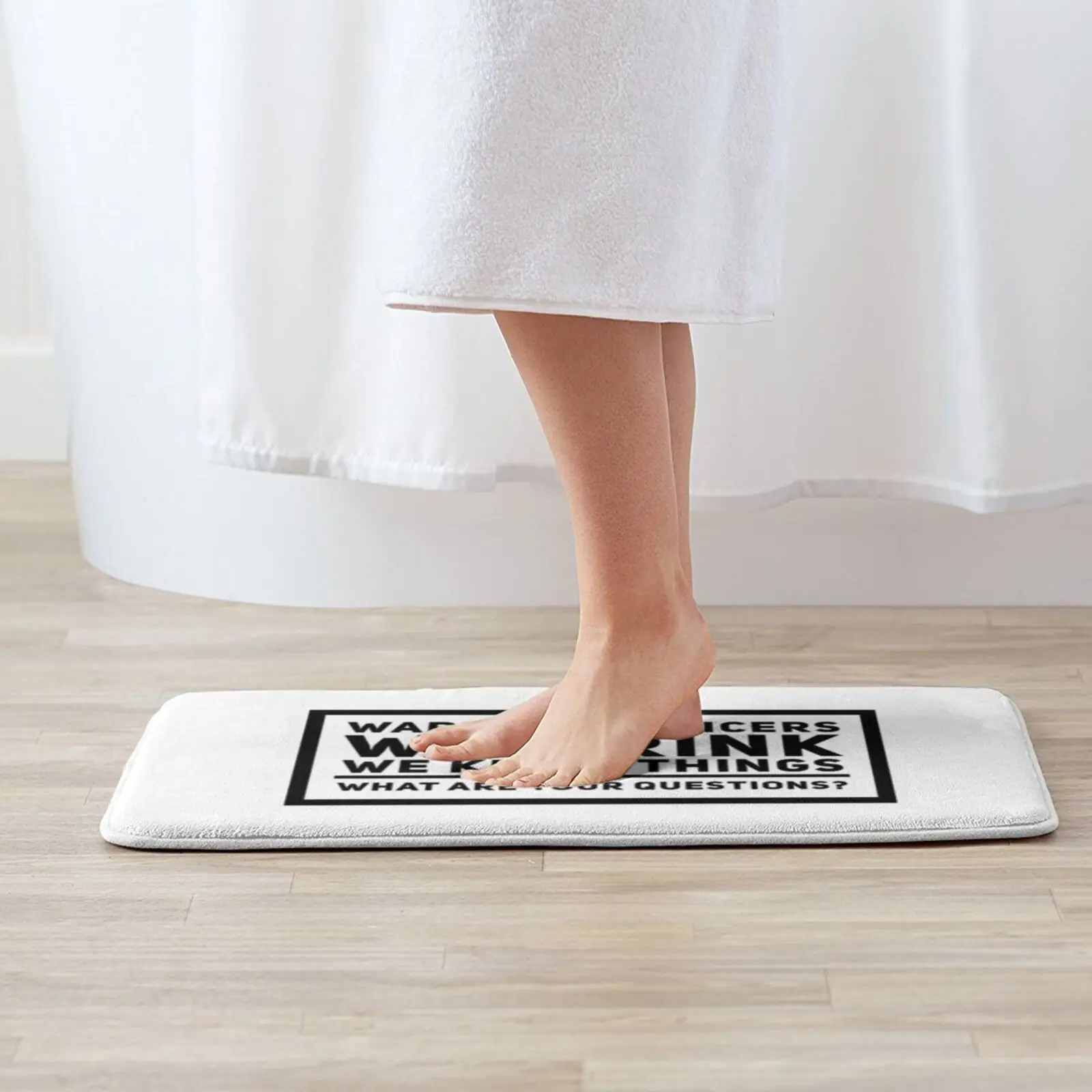 نحن نشرب، نعرف الأشياء - الضباطون، القدح، دفتر الملاحظات الكلاسيكي السجاد حصيرة البساط وسادة لينة