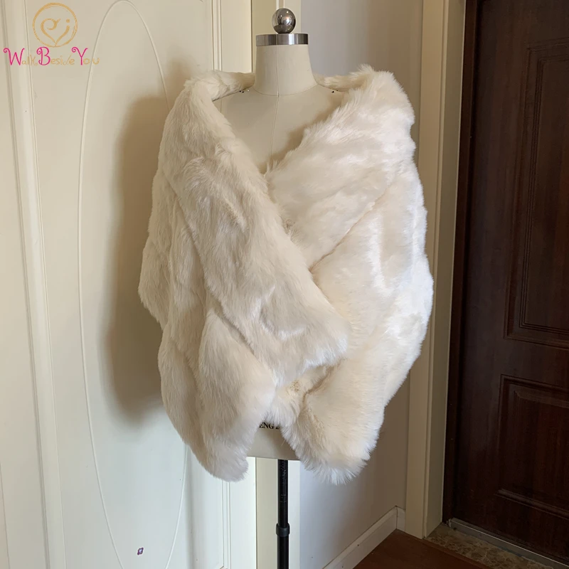 Walk Beside You Light Champagne Faux Fur Wedding Wrap Bolero Women Bride Shawl Winter Cape Shrugs for Women Mariage Jacket