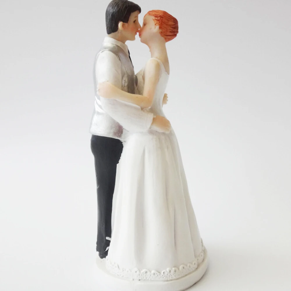 

Wedding cake doll toy Resin Crafts Decoration Cake Decoration wedding Valentine's Day gift Romantic kiss