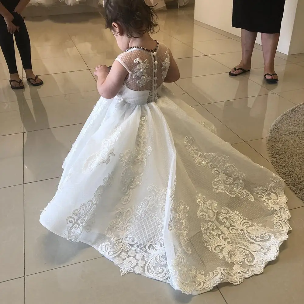 Robes à fleurs blanches pour filles, avec traîne de balayage, robes de concours, col rond, sans manches, robes de fête d'anniversaire pour bébés filles