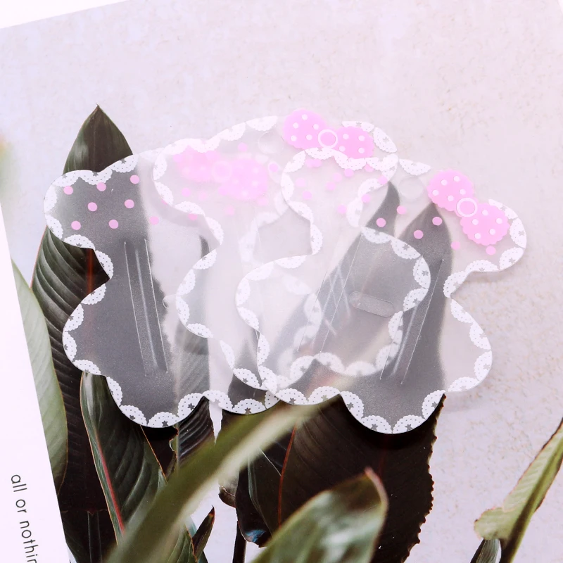 

100pcs/lot Cute Bear Shape Plastic Cards 7x7cm Transparent Plastic Print Pink Bow Knot Hairpin Cards Jewelry Display Cards Tags