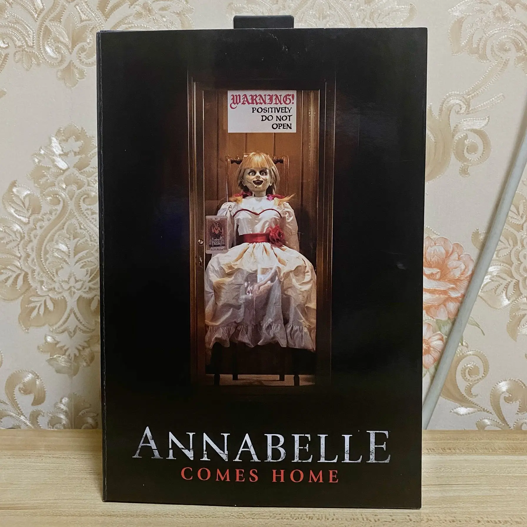 

8inch Original NECA Ultimate Annabelle Figure Annabelle Comes Home Action Figure PVC Collect Toy Gifts