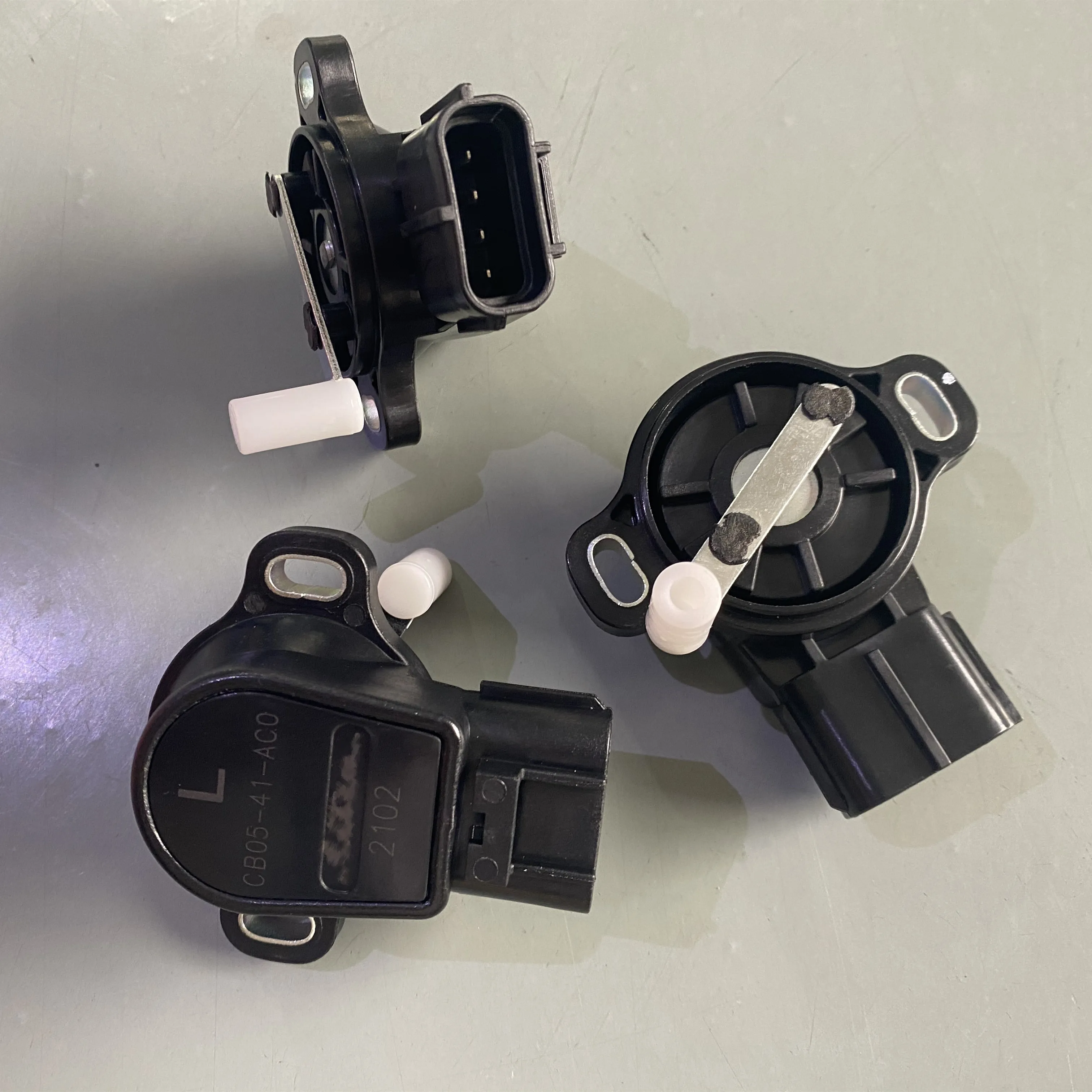 

10 штук CB05-41-AC0 CB0541AC0 Датчик положения педали акселератора для Mazda 6 Ford Ranger