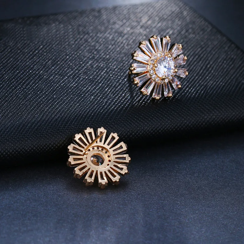 Ekopdee 2021 INS Elegant Cubic Zirconia Stud Earrings For Women Daily Dainty Small Zircon Daisy Earring Female Wedding Jewelry