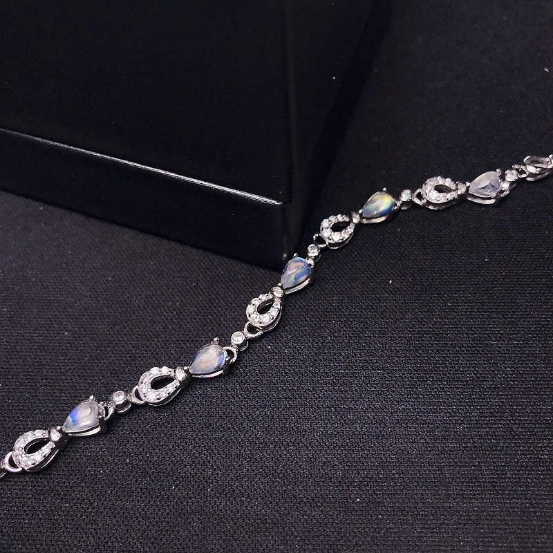 

Natural blue moonstone bracelet, simple and exquisite, 925 silver, natural gemstones, beautiful and clean colors