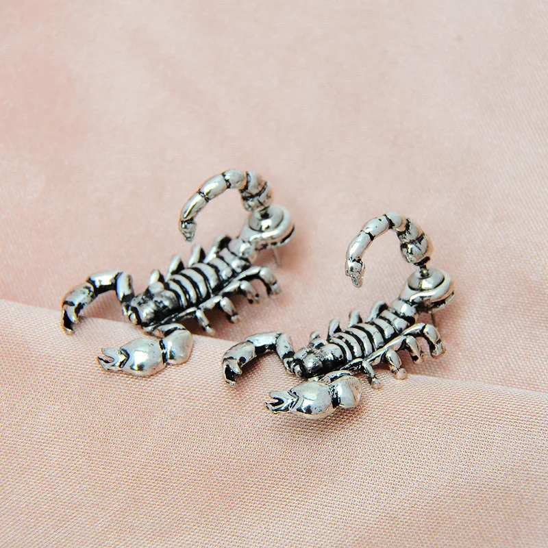 Fashion Jewelry Punk Gold Color Black Strange Animal Scorpion Stud Earrings Personality Men's and Women's Stud Earrings