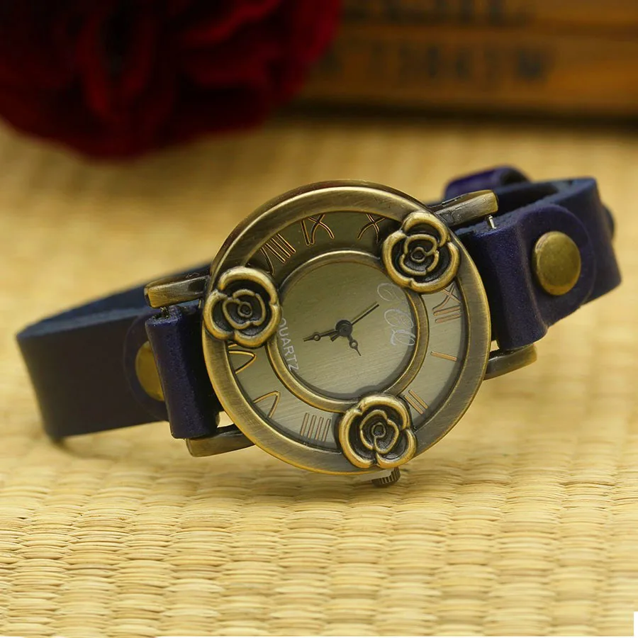 Shsby New Rose Antique Cow Leather Strap Watches Women Dress Bracelet Watches Female Bronze Quartz Watch Student Leisure Watch