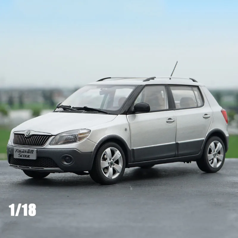 

1/18 sacle NEW Fabia scout alloy car model diecast metal vehicle toy collection adult souvenir kids children gift display show