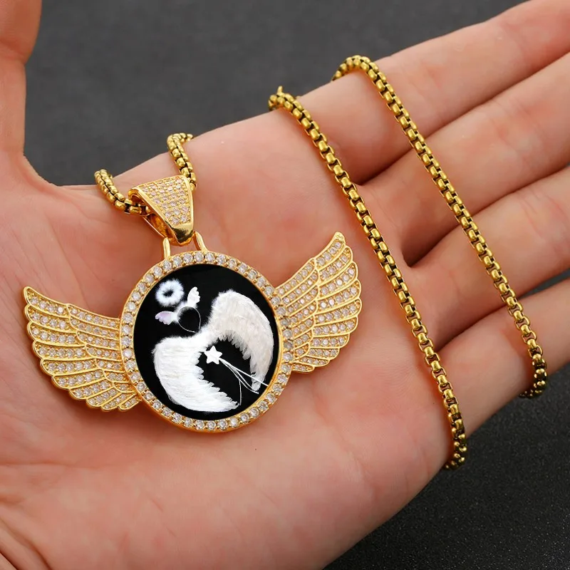 Custom Photo Name Necklaces with Angel Wings Cubic Zircon Circle Hip Hop Stainless Steel Jewelry Fashion Women Men Pendant Gifts