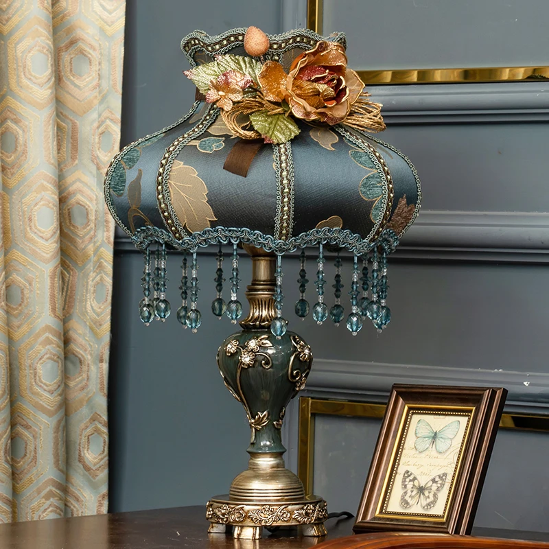 Classic crystal table lamp light fabric vintage retro European palace style bedroom table lamp light for bedside living bed room