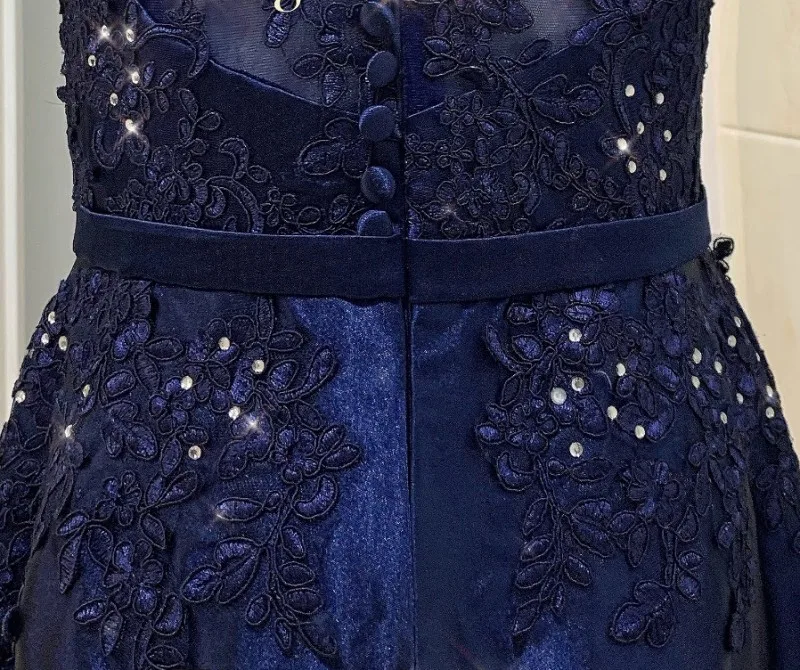 Blu navy 2025 Abiti per la madre della sposa A-line in raso mezze maniche Appliques Abito lungo per la madre della sposa in pizzo personalizzato