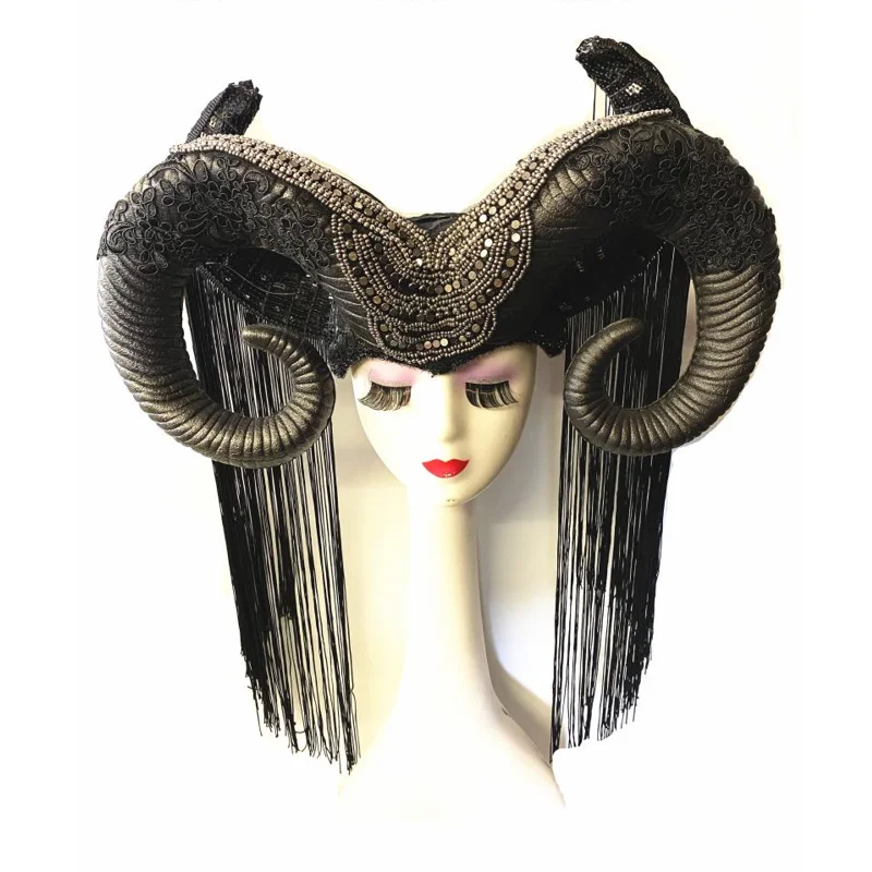 Variant: curved ox horn