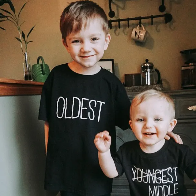 Oldest Middle Youngest Family Shirt Set Childrens Family Matching Tshirts Baby Sibling Shirt Baby Bodysuit Black Tees Drop Ship