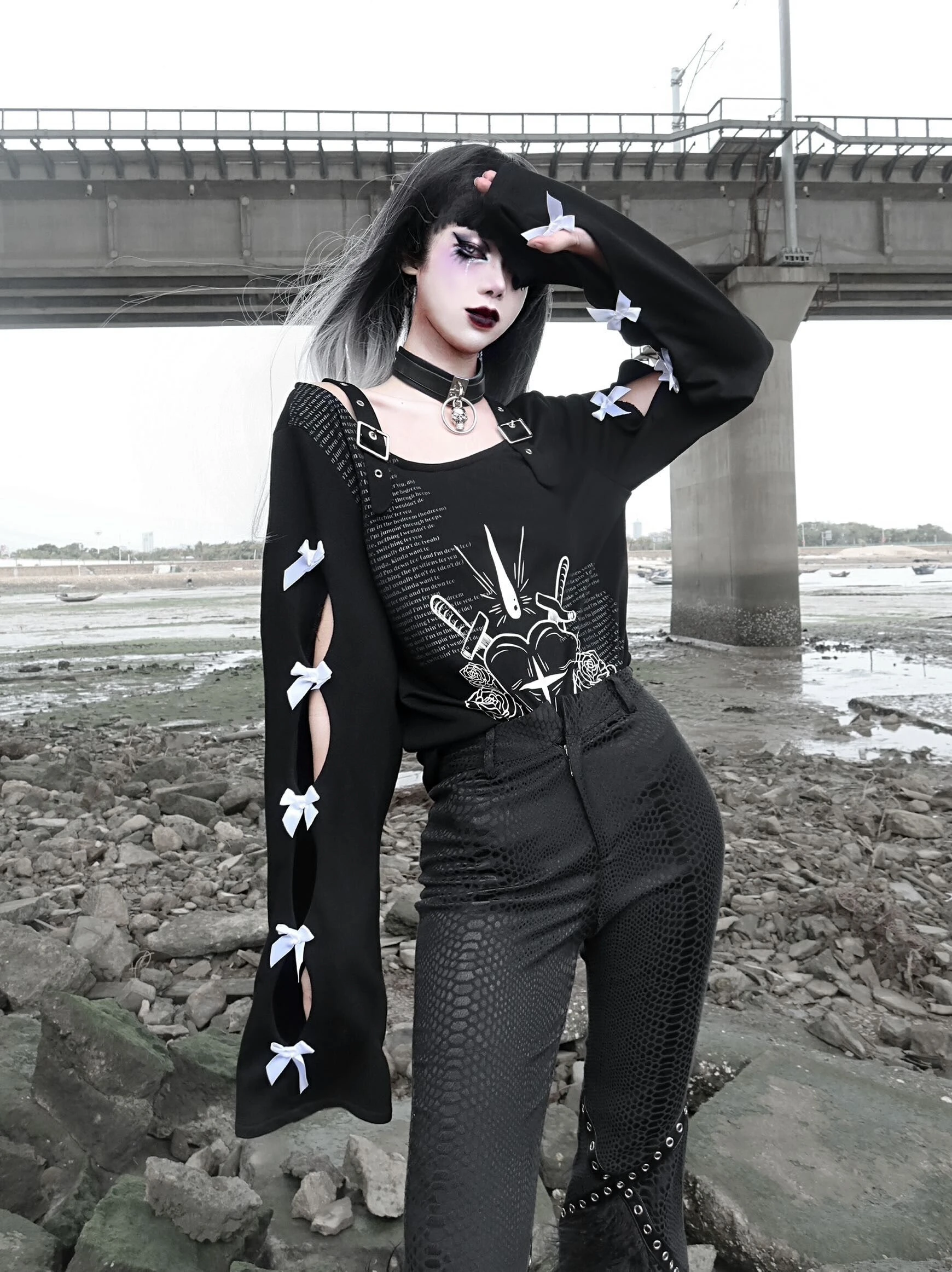 Original Design Women Gothic Black Heart Print Pullover Hollow Out Bow Tie Long Sleeve Shirt Punk Grunge oversized sweatshirt