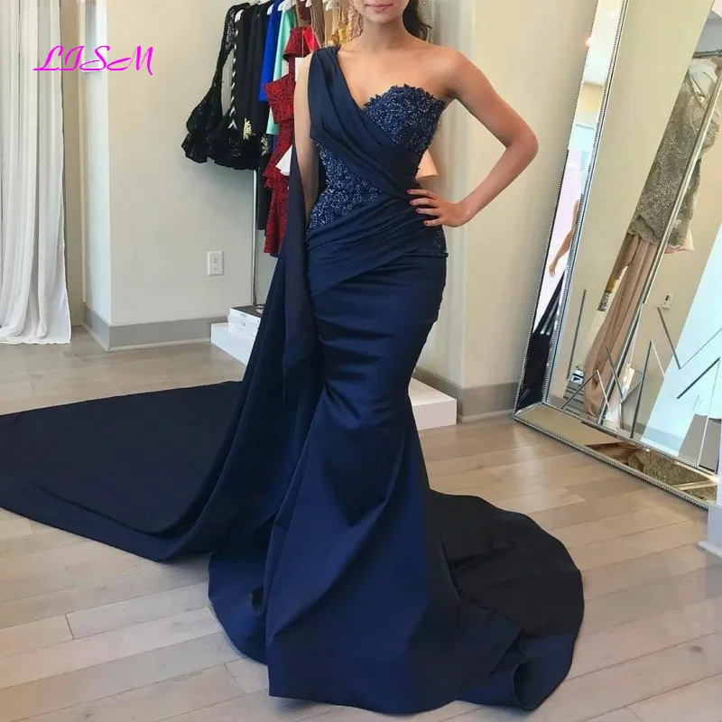 Elegant Eine Schulter Lange Abendkleider Lange Zug Falten Spitze Satin Prom Kleider Navy Blau Formale Party Kleid robe de soiree