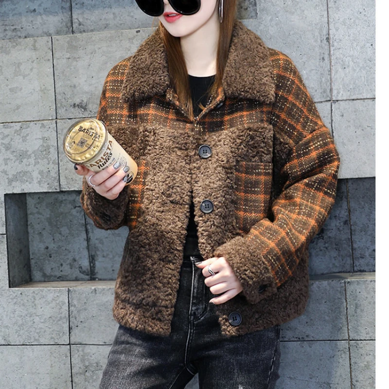 Autumn and Winter Women's Coat New Lamb Fleece Women's Coat Plaid Collar Parka Coat Women's Clothing Jacket