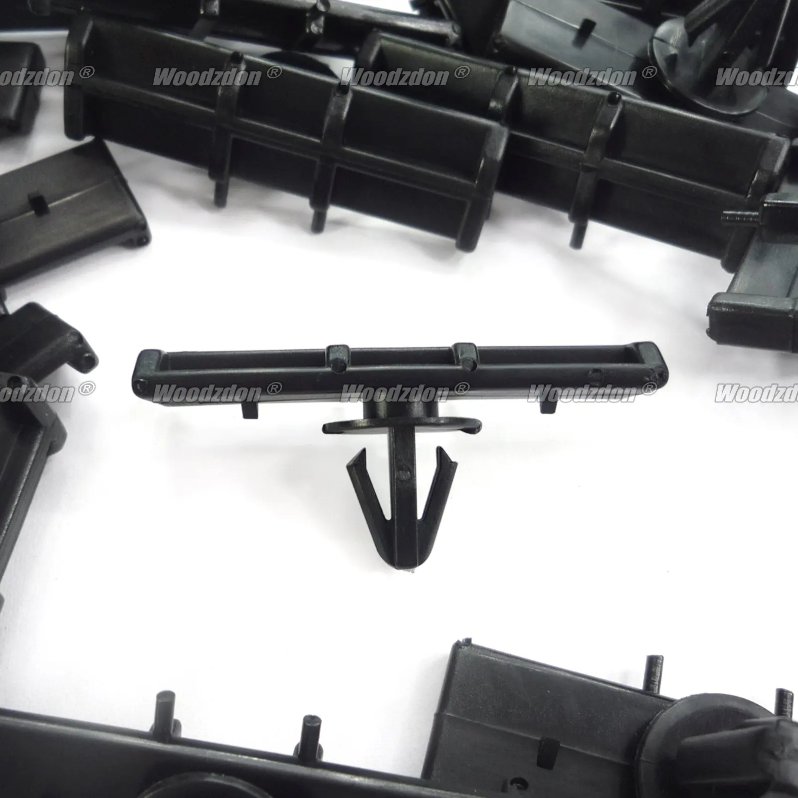 50/100/500pcs Rocker Panel Ground Effect Retainer Clips For Ford Explorer Expedition F-150