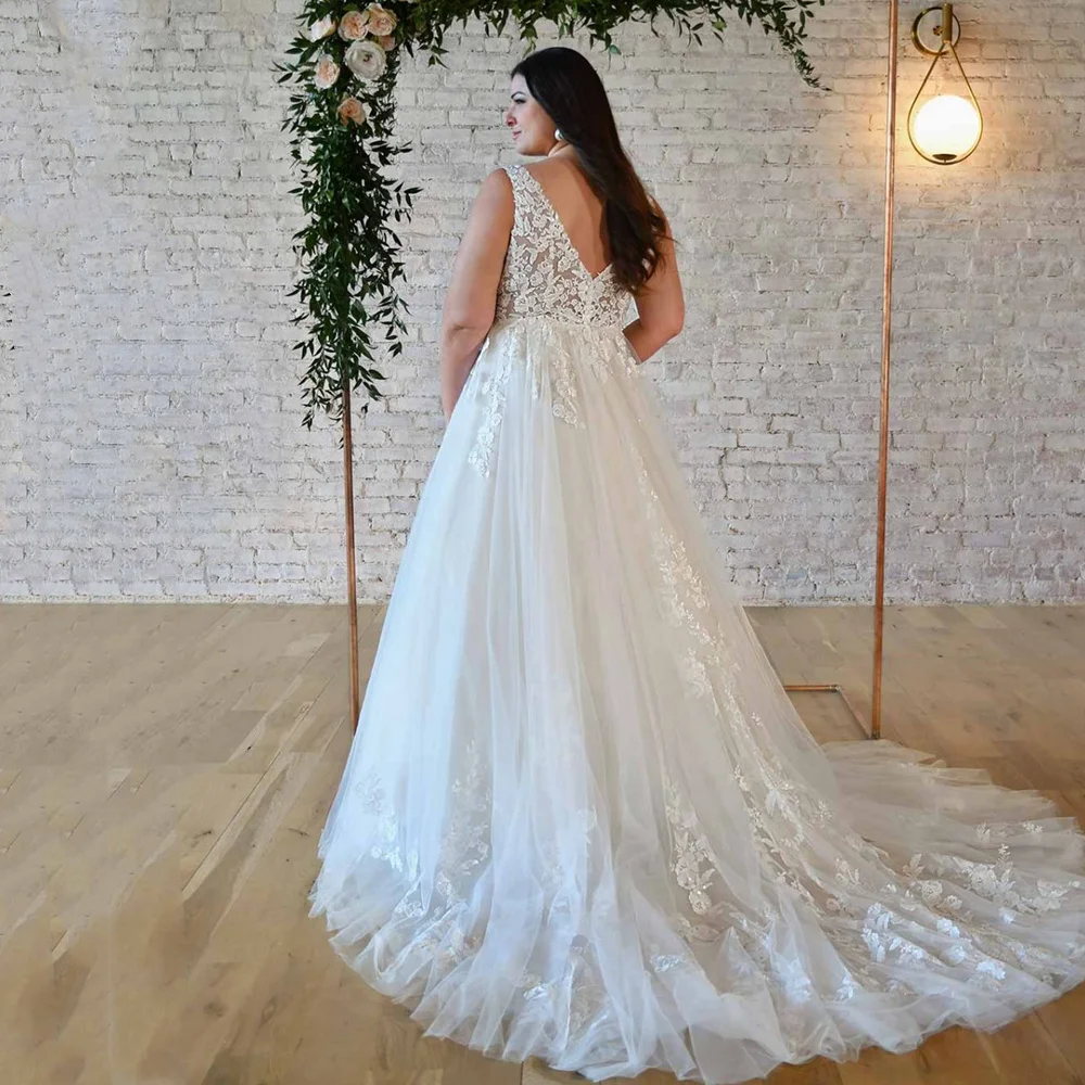 Plus Size Vintage A-line Wedding Dress Tank Sleeve V-neck Bride Dresses Lace Appliques Backless Bridal Gowns Vestido De Novia