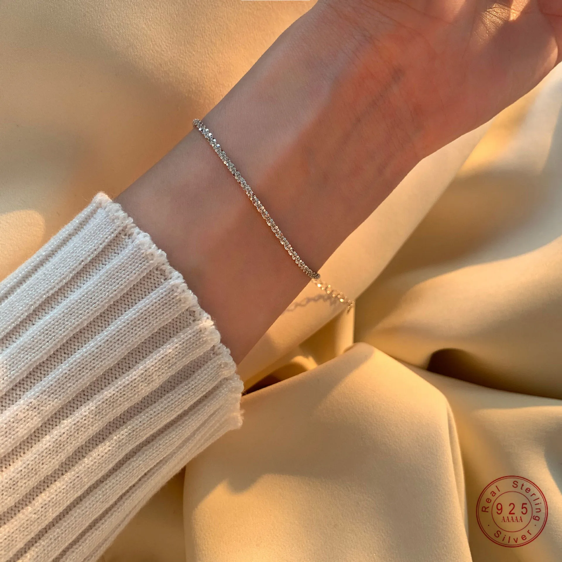 

Женский браслет из серебра 925 пробы с паве