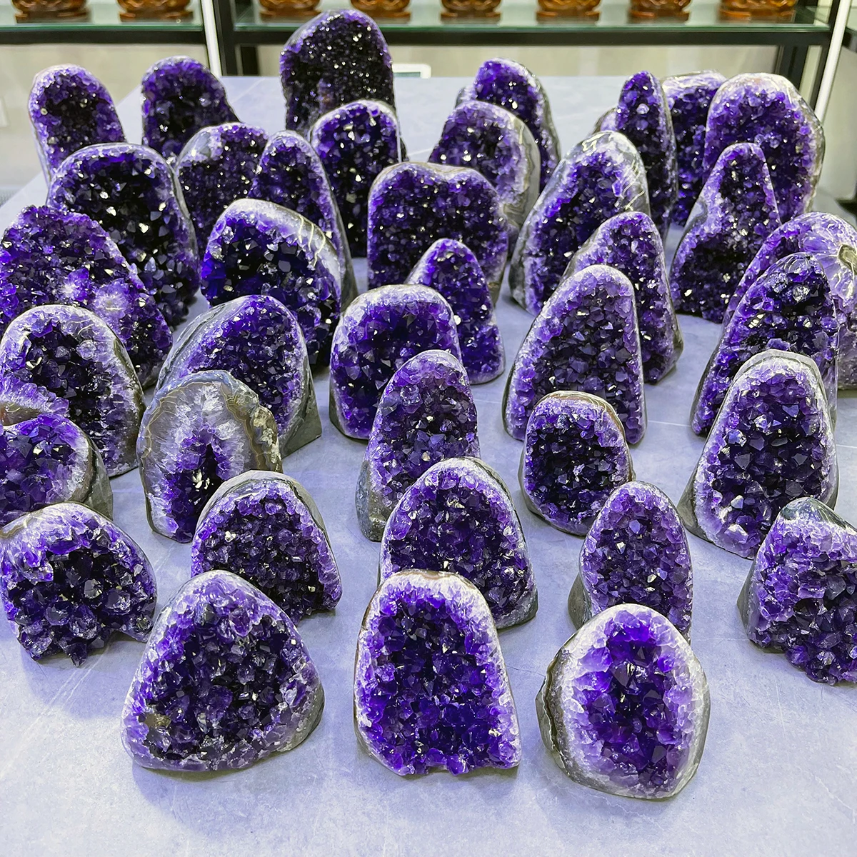 

Natural Raw Amethyst Geode Purple Crystal Quartz Cluster Dream Energy Healing Thunder Egg Wholesale Home Decoration