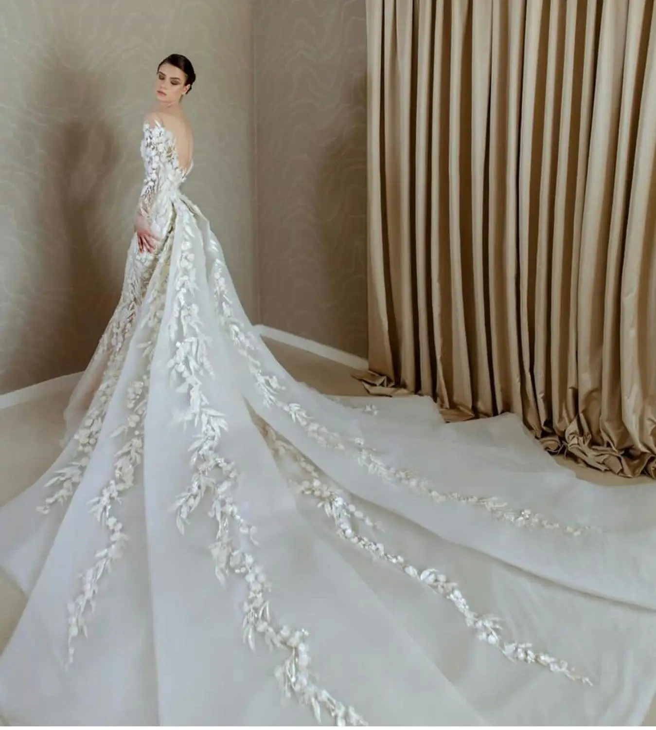 3D Flower Appliques Mermaid Wedding Dresses Sheer Neck Lace Long Sleeve Bridal Gowns Plus Size Saudi Arabic Pearls Beads Wedding