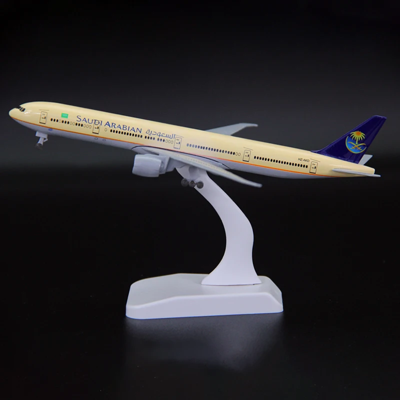 1:400 Scale Saudi Arabia Airway B777-300ER Airlines Airplane Model with Base Alloy Aircraft Plane For Collectible Souvenir Gift