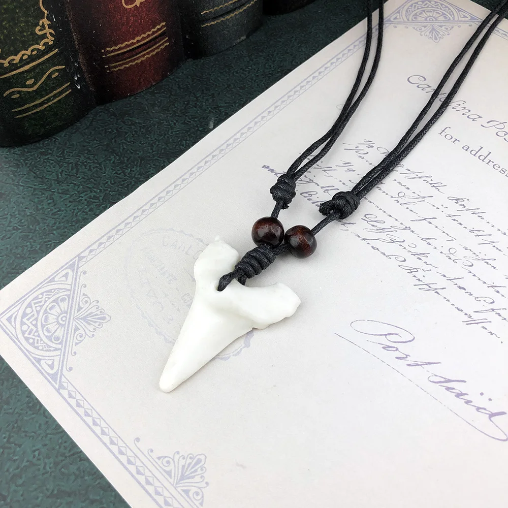 Goth Accessories White Imitation Shark Tooth Necklace for Women Adjustable Rope Chain Gothic Punk Jewelry Wholesale Gift VGN051