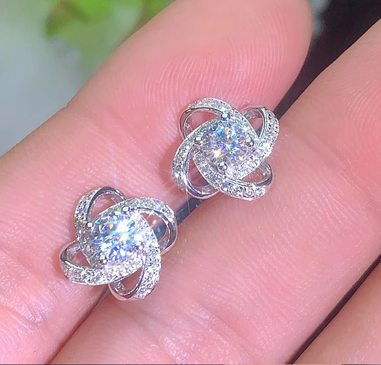 Anting Kancing Emas Putih 10K Solid Kustom Wanita 1 2 3 Karat Bulat Berlian Moissanite Pesta Pertunangan Pernikahan Kembang Api Semanggi