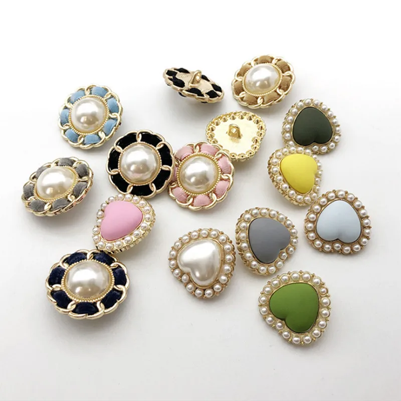 2Pcs/Lot Peach Heart Sweater Cardigan Decorative Buckle Round Pearl Clothes Button Accessories Metal Button HS-20109-5