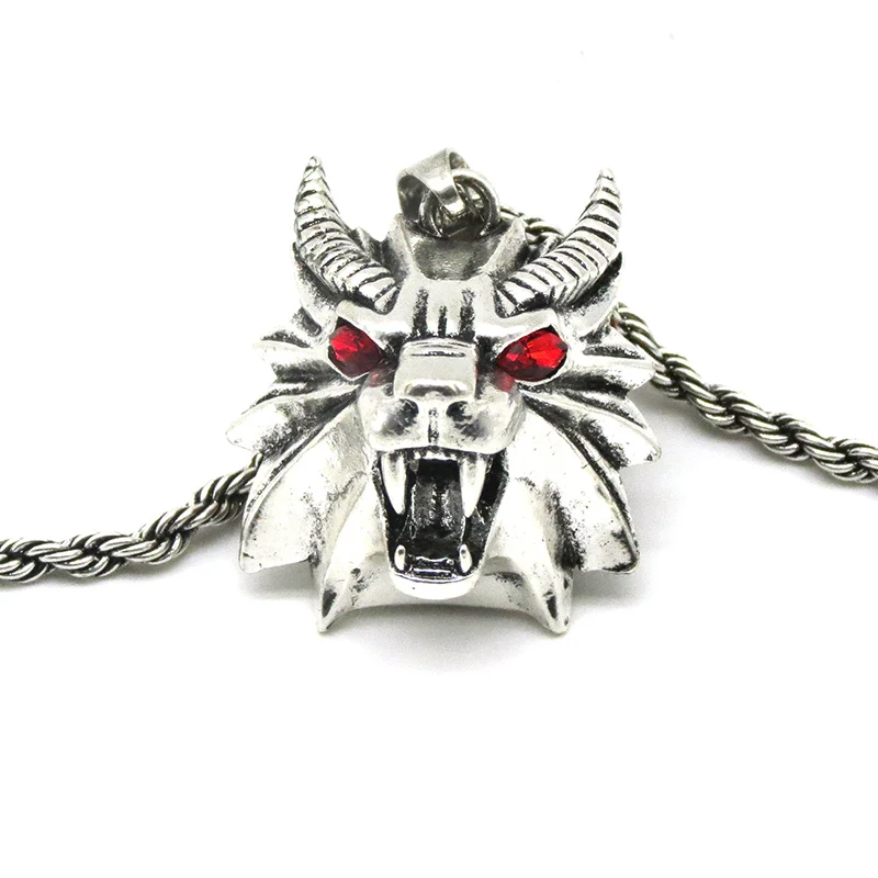 Manticore Pendant Necklace Wizard School 29*30mm Red Rhinestone Wild Monster Hunter Cosplay Mantickor Medallion Necklace