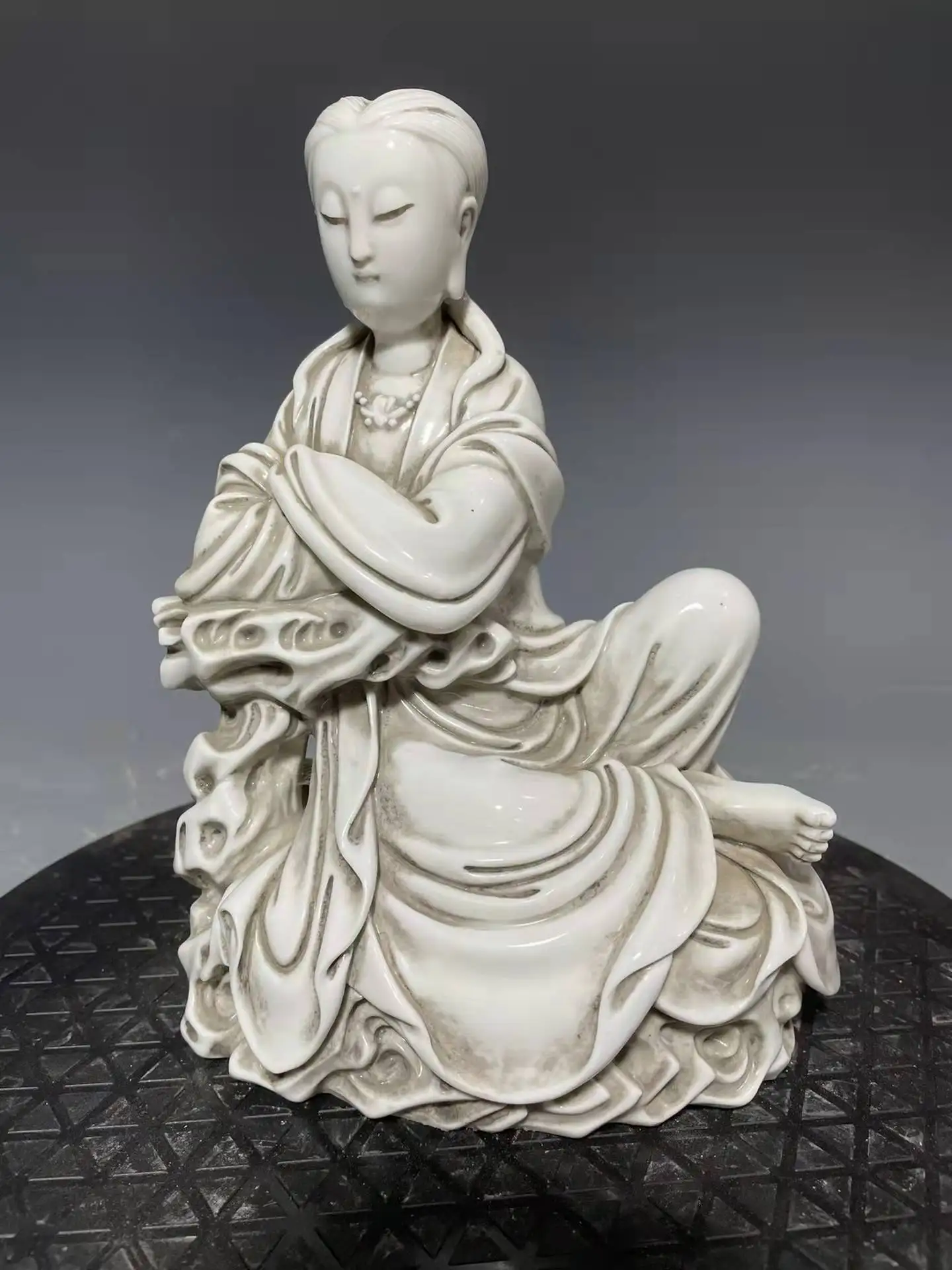 

Antique QingDynasty Dehua porcelain fine statue of Guanyin,#08，with mark,Hand-carved crafts,Decoration,Collection&Adornment