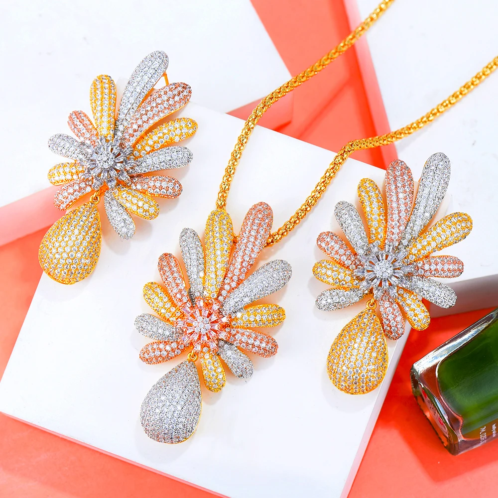 

Soramoore Luxury Bridal Wedding 2PCS Big Flower Pendant Earrings Necklace Jewelry Set Super CZ New Accessories High Quality