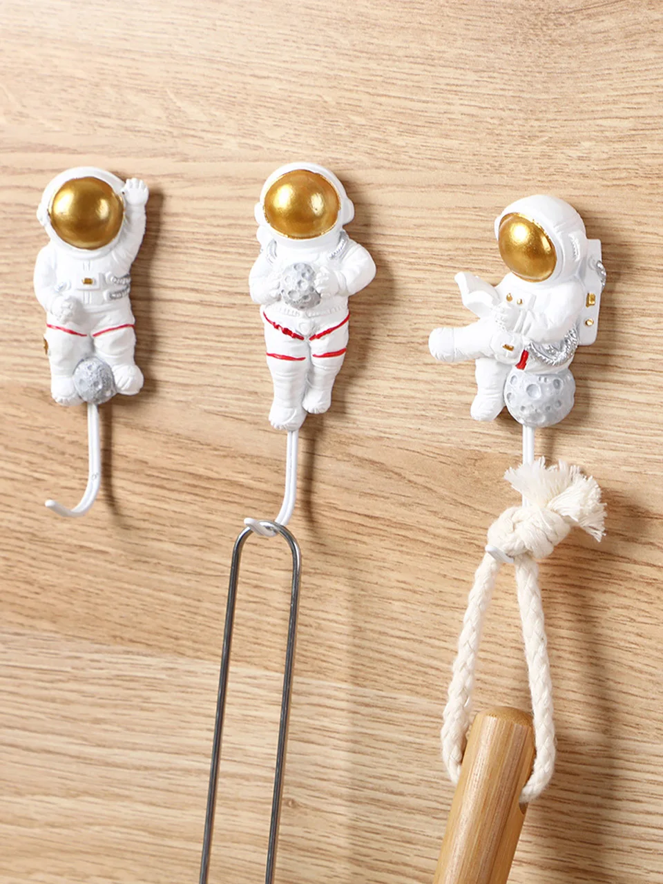 Creative Cartoon Happy Planet Astronaut Model Hooks Kitchen Strong Glue Nail-Free Door Behind Bedroom Study Decoration Wall Hook