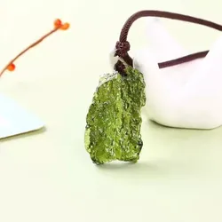 Vendita calda A ++ Natural Moldavite green aerolites crystal stone pendant energy apotropaic free rope collana unica