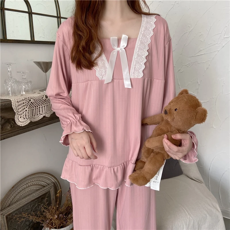 

Women Long Sleeve Cotton Pajamas Suit Female Autumn Retro Court-Style Two Piece Lace Bow Sleepwear Princess Pajamas
