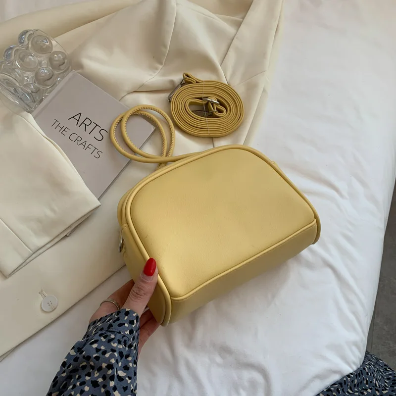 High-End Handbag Shop Trend Candy Color Messenger Pillow Bag Korean Version Simple Ladies Bread Small Square Bag Green 2022 New