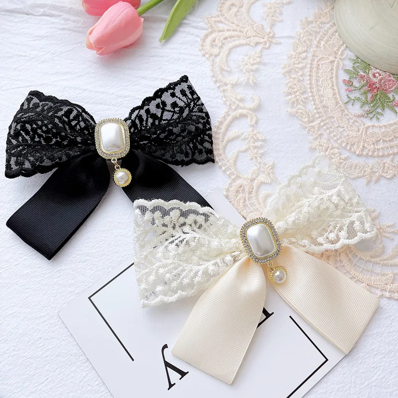 Korean Fabric Lace Bow Tie Brooches for Women Rhinestone Crystal Shirt Collar Pins Cravat Corsage Luxulry Wedding Jewelry