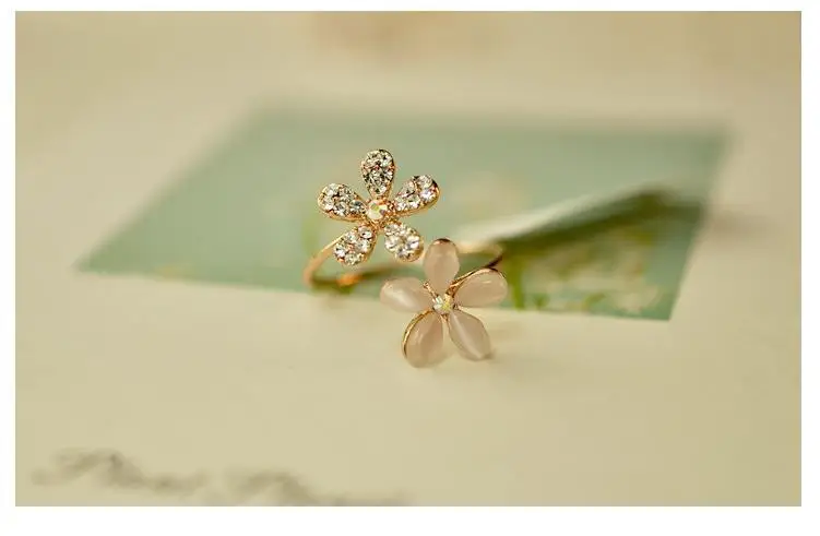 New fashion Rhinestone small daisy flower adjustable ring For Women girl Accessories jewelry wholesale