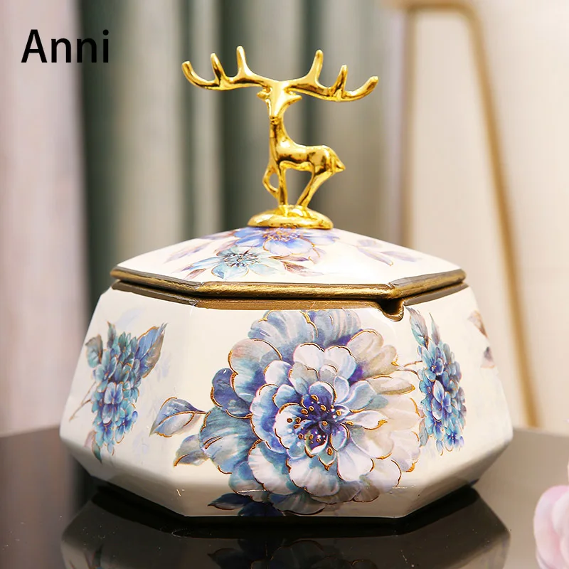 

American Painted Ceramic Ashtray with Lid Creativity Gilded Deer Decorative Ash Tray Living Room Desk Ornaments Home Decoration