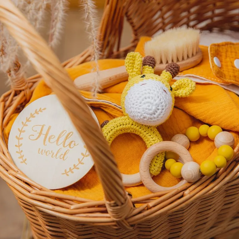 

Baby Towel Newborn Bath Set Gifts Box Double Sided Cotton Blanket Wooden Rattle Brushs Bracelet Crochet Baby Bath Birthday Gift