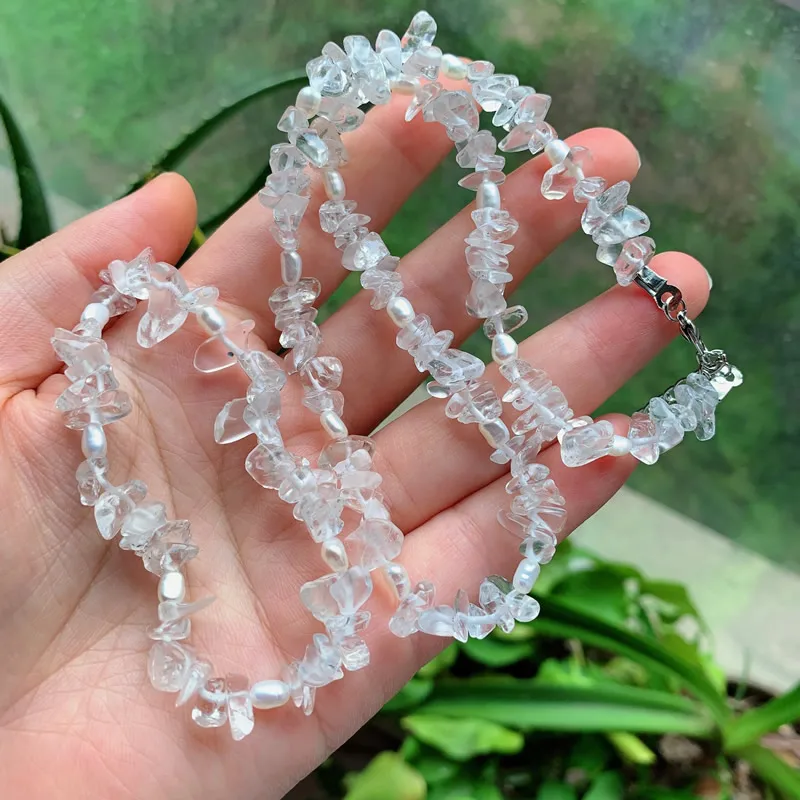 Reiki-collar de cuarzo con cuentas de perlas de cristal, joyería curativa, Mineral en bruto, pequeñas virutas, blanco