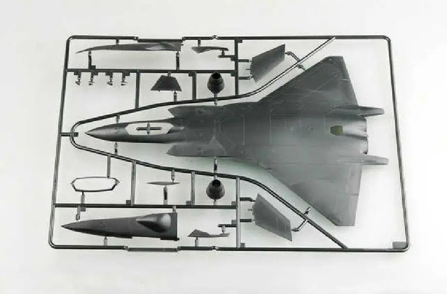 Trumpeter Model 1/72 01663 PLAAF J-20 \