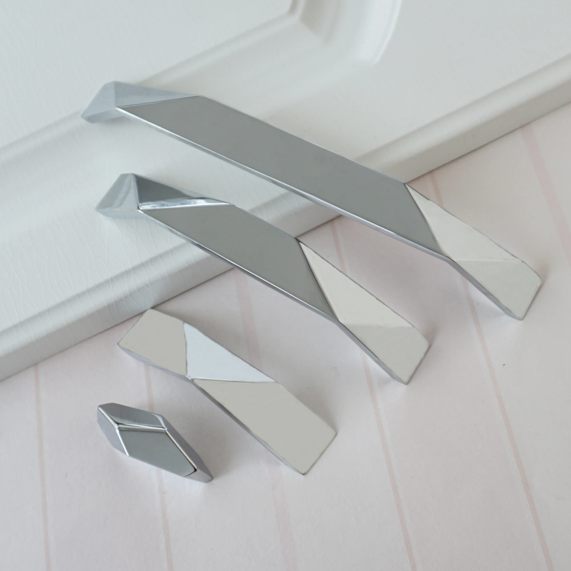 MFYS مقابض لقطع الأثاث سبائك الزنك خزانة مقابض سحب الباب مشرق الكروم مضمد مقابض أدراج خزانة مقابض أجهزة الخزانة #2