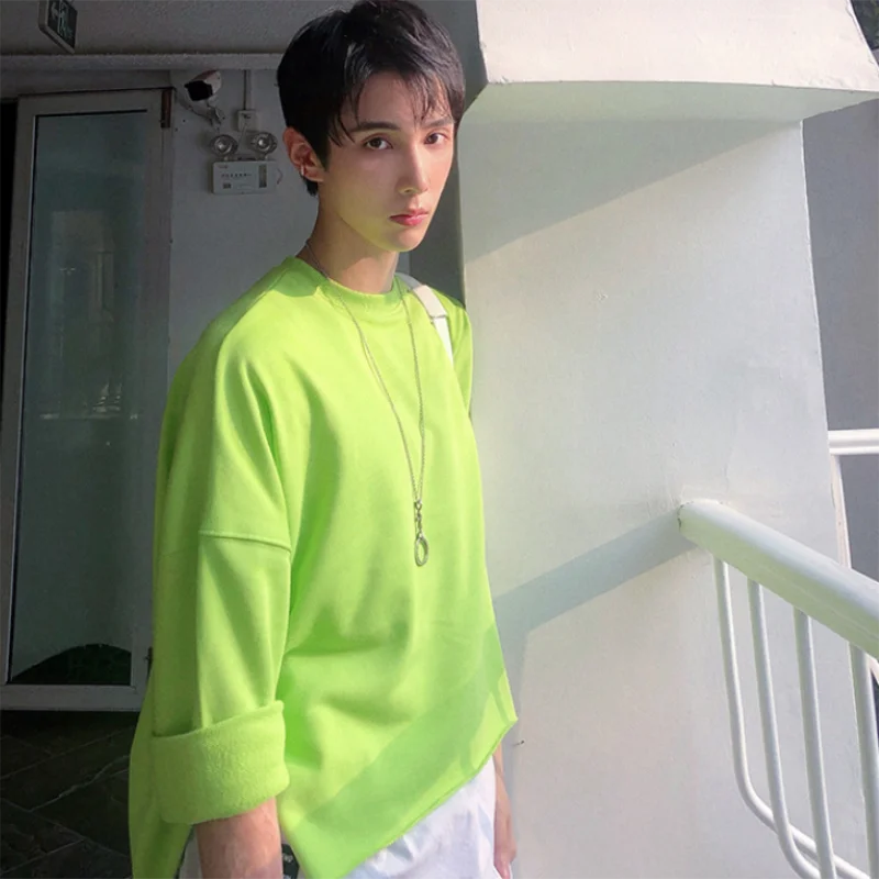 

2020 spring and autumn trend new fluorescent green split t-shirt men's loose top color avocado green sweater