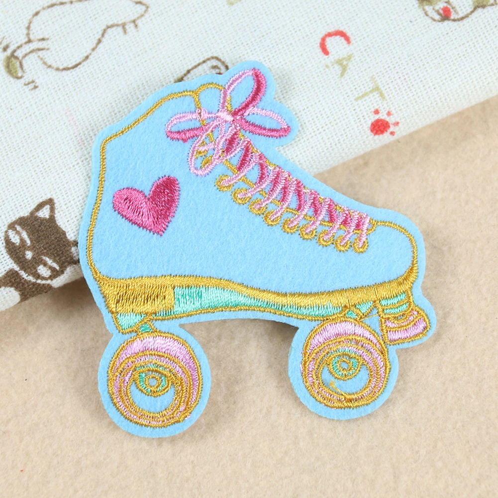 2PCS Creative Girls Roller Skates Embroidery Patch DIY Iron on Patches for Clothes Sewing Applique Fabric Clothing Accessories